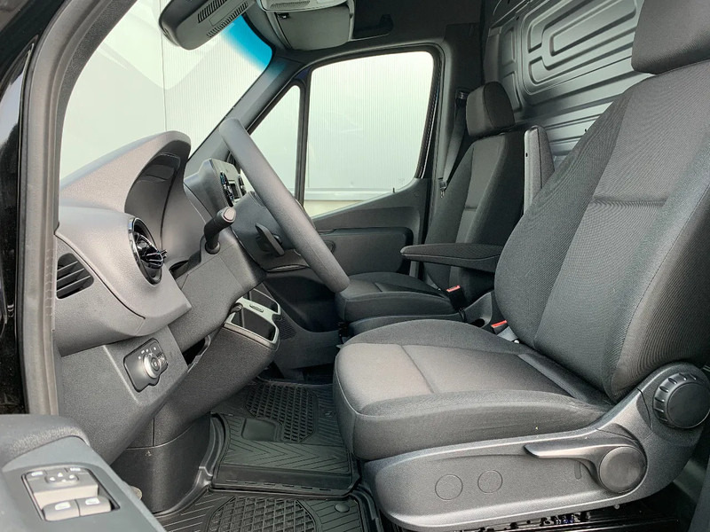 Mercedes-Benz Sprinter 419*L2H2*ELEKTR. ZIJDEUR*TREKHAAK 3,5 TON - Furgão: foto 3 Mercedes-Benz Sprinter 419*L2H2*ELEKTR. ZIJDEUR*TREKHAAK 3,5 TON - Furgão: foto 3