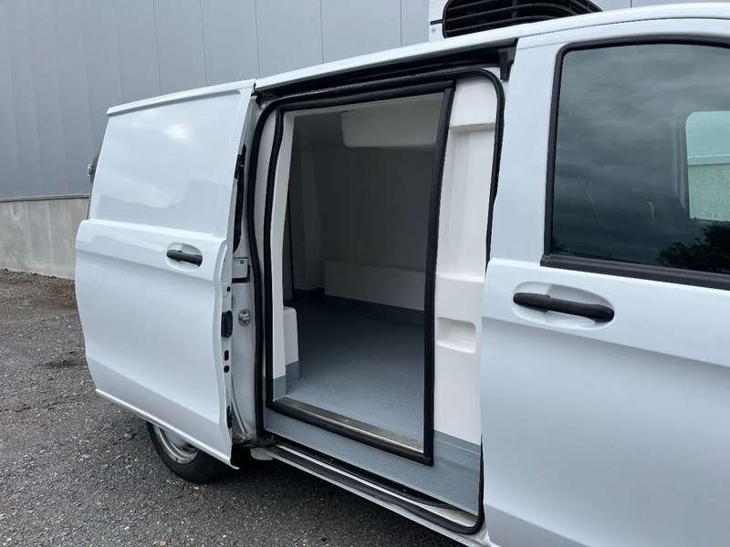 Mercedes-Benz Vito VITO*NACHTKOELING*VRIEZEN-18°*CAMERA*ZIJDEUR - Carrinha frigorífica: foto 5 Mercedes-Benz Vito VITO*NACHTKOELING*VRIEZEN-18°*CAMERA*ZIJDEUR - Carrinha frigorífica: foto 5