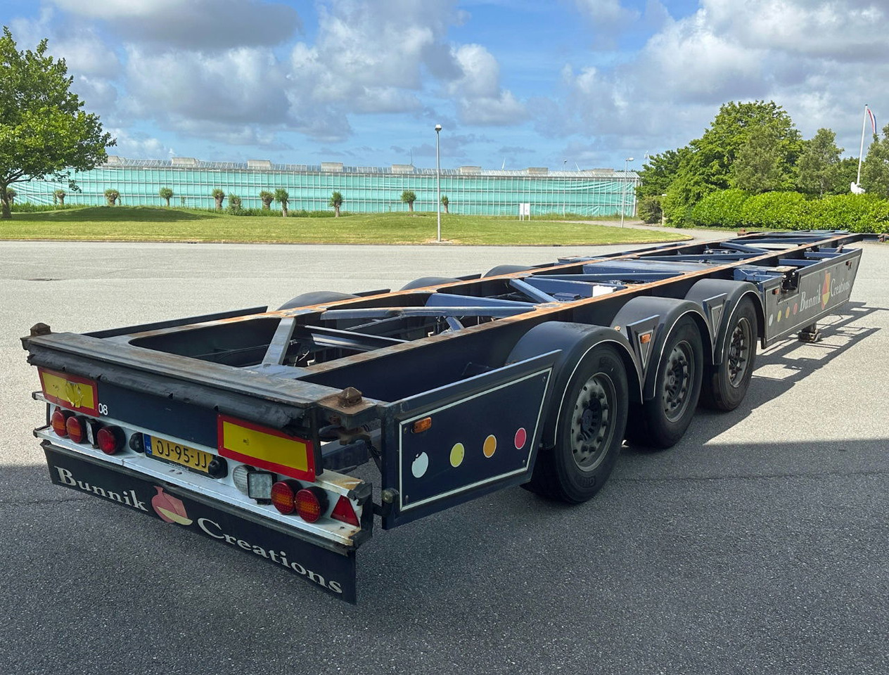 Burg BPO 13-27 Ccxlx 40" Galvanised Super Chassis SAF Axles Disc Brakes 2x Lift Axles 3 Pieces IN Stock Super Condition - Semi-reboque transportador de contêineres/ Caixa móvel: foto 4 Burg BPO 13-27 Ccxlx 40" Galvanised Super Chassis SAF Axles Disc Brakes 2x Lift Axles 3 Pieces IN Stock Super Condition - Semi-reboque transportador de contêineres/ Caixa móvel: foto 4