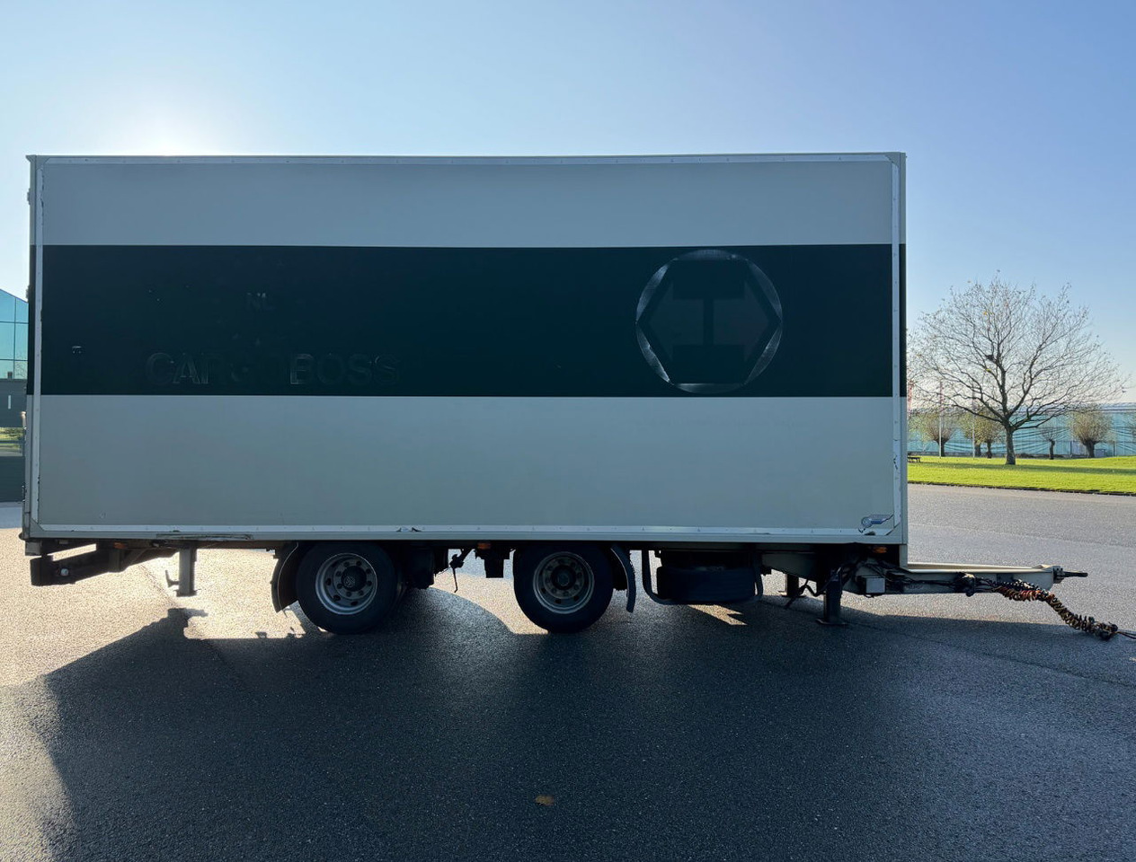 Burg VAN Beurden Isolated BOX Side Doors TRS Cooling Hydrarolls Holland-Trailer - Reboque frigorífico: foto 5 Burg VAN Beurden Isolated BOX Side Doors TRS Cooling Hydrarolls Holland-Trailer - Reboque frigorífico: foto 5
