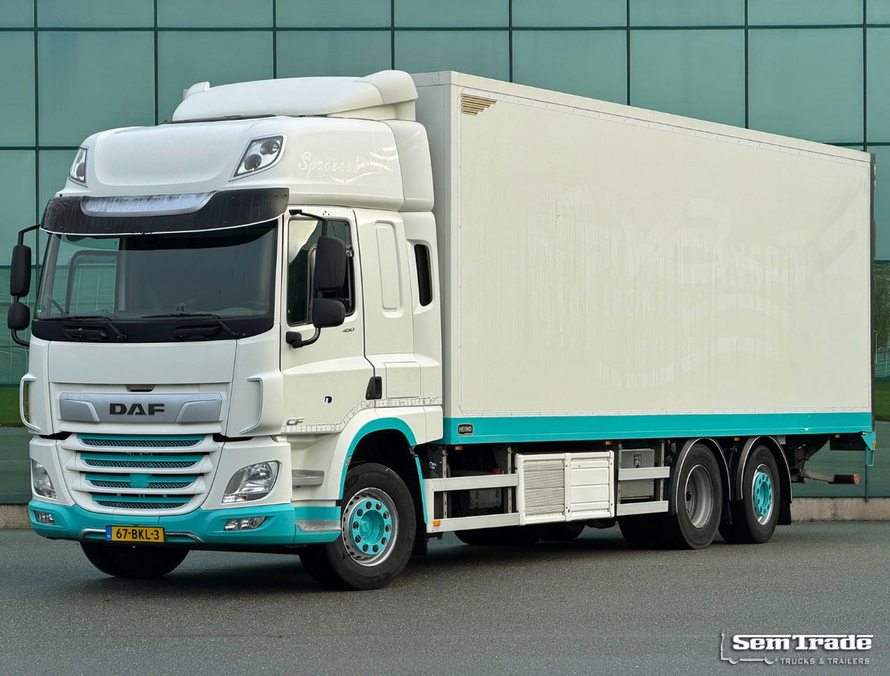 DAF CF 450 SC Heiwo Isolated BOX 875 x 250 x 275 INS. Carrier Cooling 340.000 KM Tail Lift Super Condition NEW APK - TUV - Camião frigorífico: foto 1 DAF CF 450 SC Heiwo Isolated BOX 875 x 250 x 275 INS. Carrier Cooling 340.000 KM Tail Lift Super Condition NEW APK - TUV - Camião frigorífico: foto 1