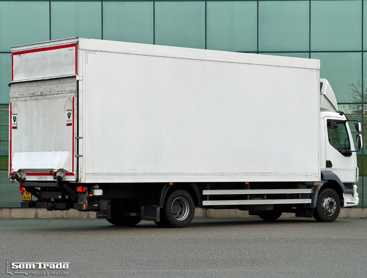 DAF LF 55.250 Euro 5 Schuster BOX 720x250x280 CM Inside Airco Tail Lift - Camião furgão: foto 4 DAF LF 55.250 Euro 5 Schuster BOX 720x250x280 CM Inside Airco Tail Lift - Camião furgão: foto 4