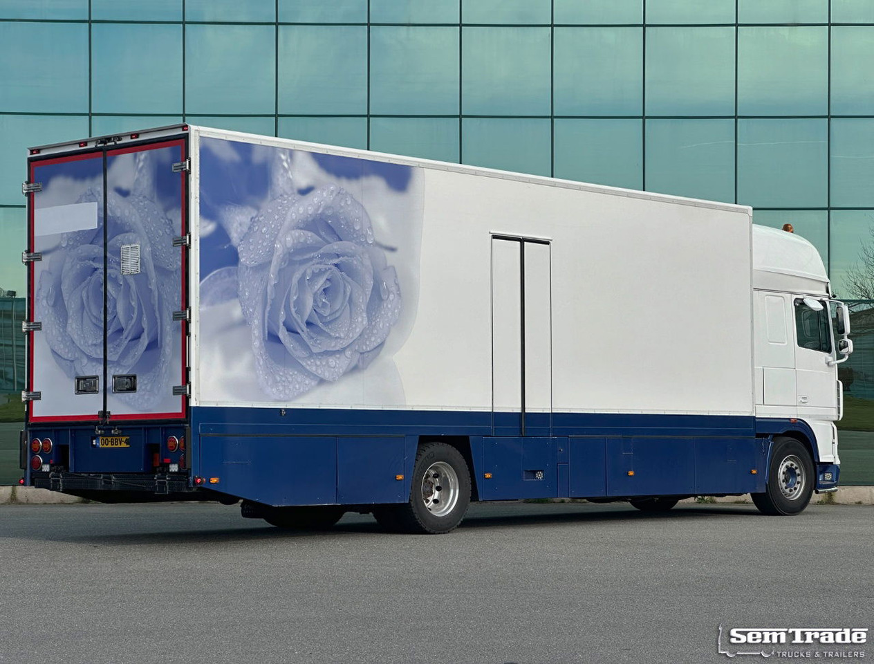 DAF XF 105.460 SSC 7 Karren BAK Bloemen Verkoop Koeling Klep Kachel - Camião frigorífico: foto 4 DAF XF 105.460 SSC 7 Karren BAK Bloemen Verkoop Koeling Klep Kachel - Camião frigorífico: foto 4