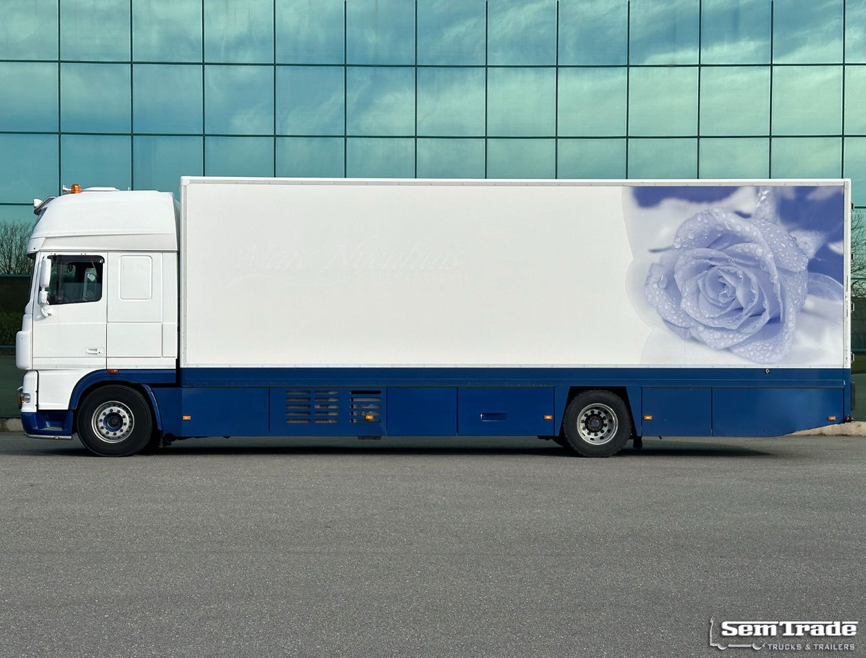 DAF XF 105.460 SSC 7 Karren BAK Bloemen Verkoop Koeling Klep Kachel - Camião frigorífico: foto 2 DAF XF 105.460 SSC 7 Karren BAK Bloemen Verkoop Koeling Klep Kachel - Camião frigorífico: foto 2