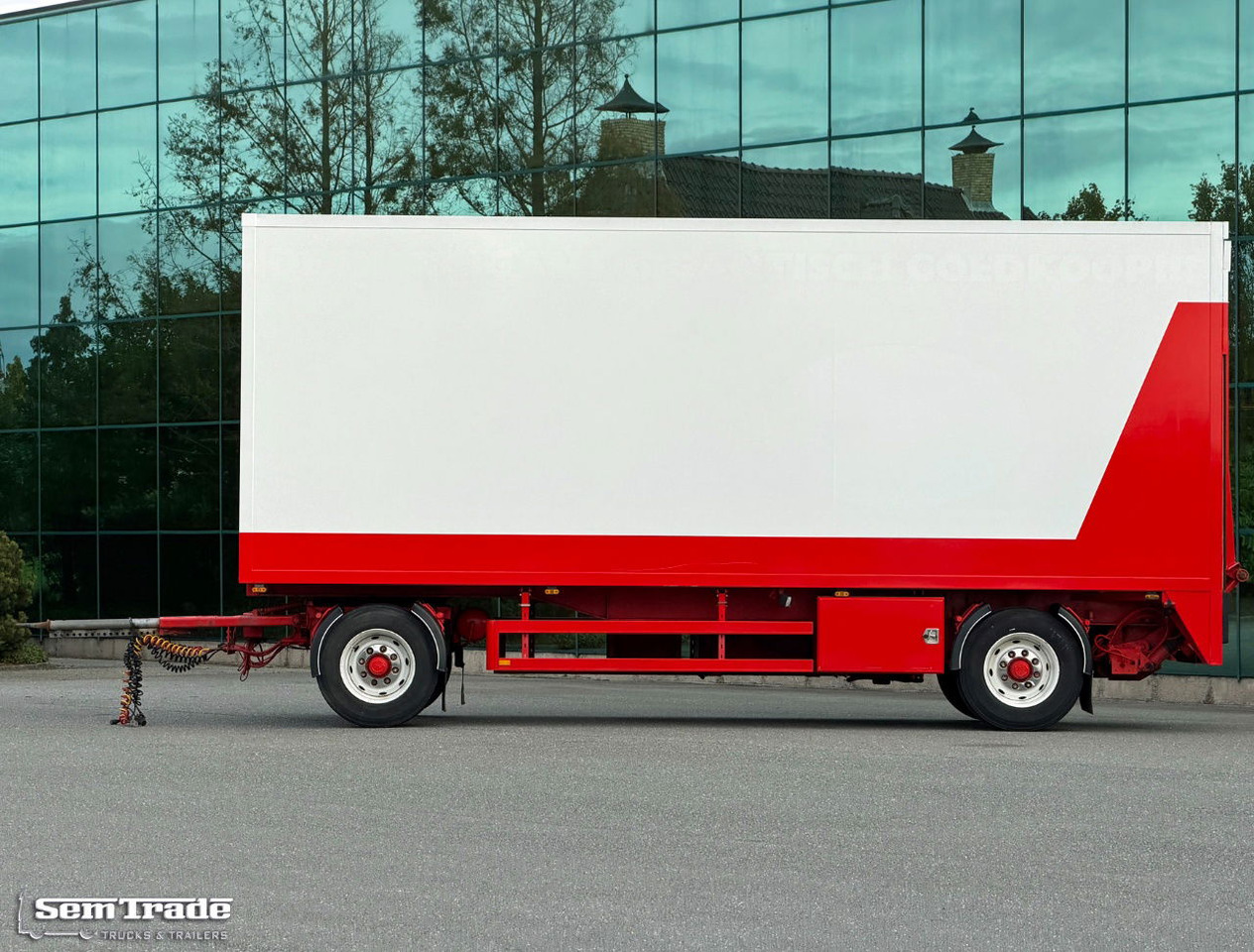 Heiwo Chassis + Isolated BOX 770x250x270 Inside Tail Lift Super Condition - Reboque furgão: foto 2 Heiwo Chassis + Isolated BOX 770x250x270 Inside Tail Lift Super Condition - Reboque furgão: foto 2