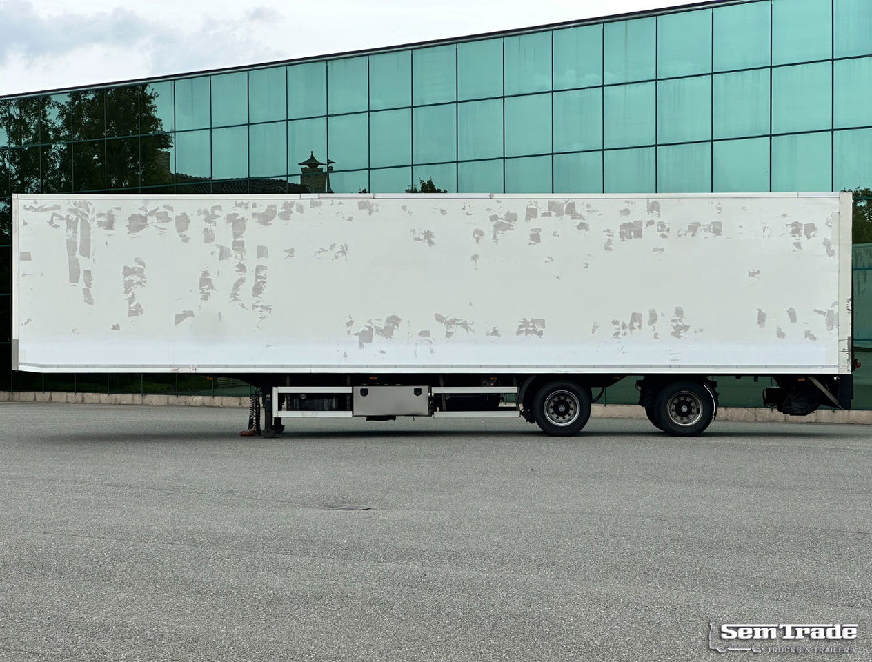Lamboo T03 Isolated BOX + Heater Steering Axle Lift Axle Tail Lift NL-Trailer - Semi-reboque furgão: foto 2 Lamboo T03 Isolated BOX + Heater Steering Axle Lift Axle Tail Lift NL-Trailer - Semi-reboque furgão: foto 2