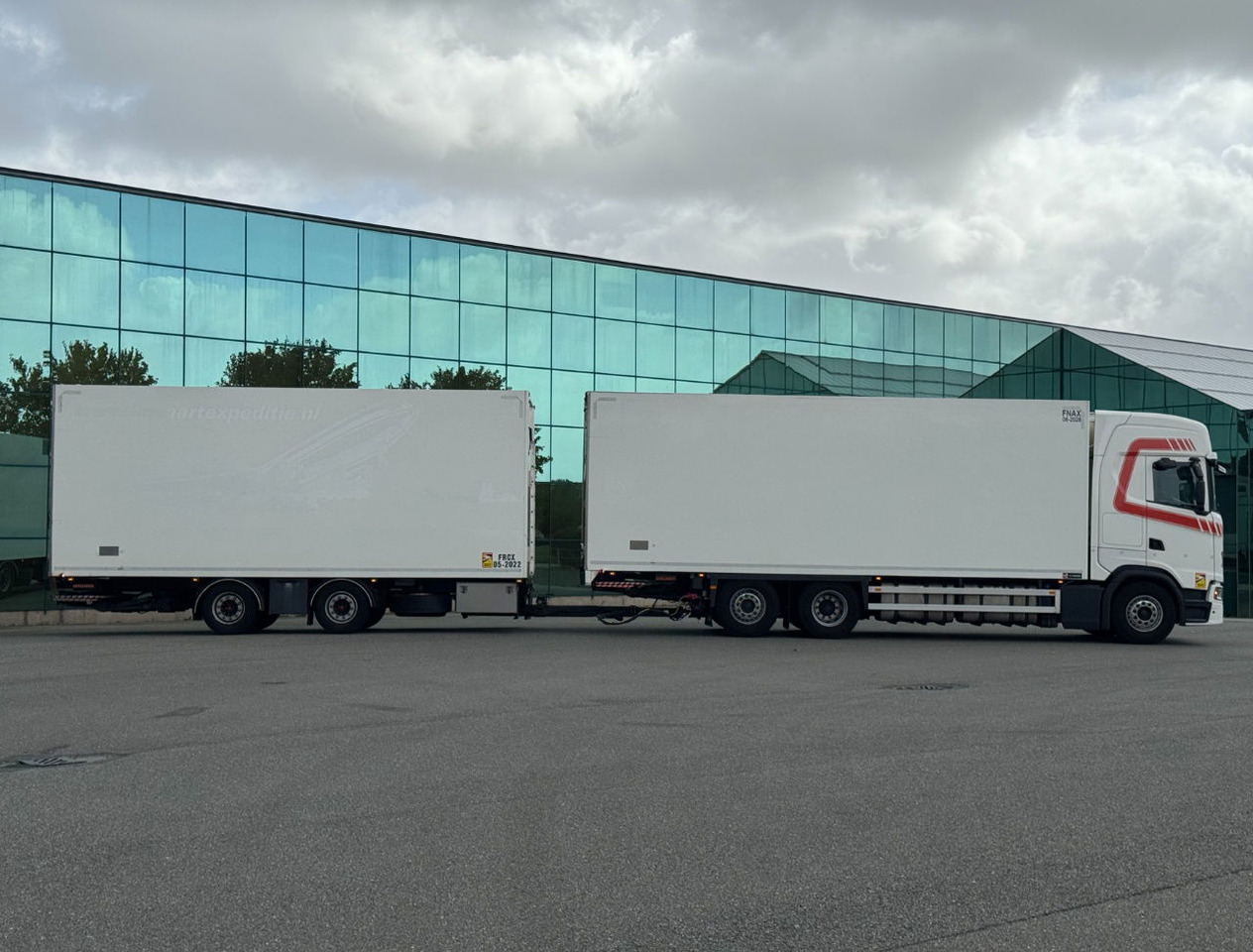 Scania S500 6X2 Retarder 50 CC Combi 2x Taillift TOP Condition Holland Truck - Camião frigorífico: foto 4 Scania S500 6X2 Retarder 50 CC Combi 2x Taillift TOP Condition Holland Truck - Camião frigorífico: foto 4
