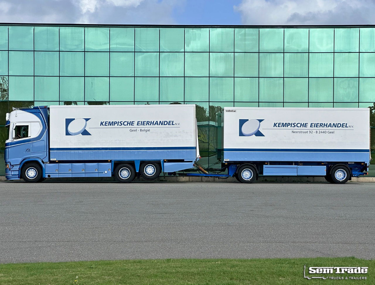Scania S650 V8 NGS Only 193.000 KM Full Options FullY Isolated Body Special Show Truck / Combi NEW Condition - Camião frigorífico: foto 3 Scania S650 V8 NGS Only 193.000 KM Full Options FullY Isolated Body Special Show Truck / Combi NEW Condition - Camião frigorífico: foto 3