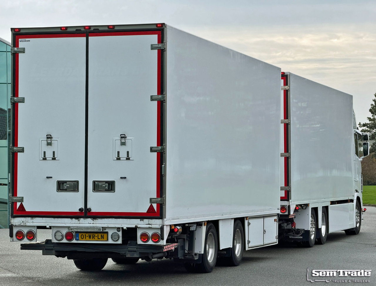 Scania S660 V8 Retarder Full Options 50CC VAN Beurden Boxes 2x Lift Super Condition - Camião frigorífico: foto 4 Scania S660 V8 Retarder Full Options 50CC VAN Beurden Boxes 2x Lift Super Condition - Camião frigorífico: foto 4