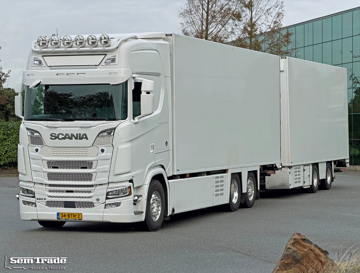 Scania S660 V8 Retarder Full Options 50CC VAN Beurden Boxes 2x Lift Super Condition - Camião frigorífico: foto 1 Scania S660 V8 Retarder Full Options 50CC VAN Beurden Boxes 2x Lift Super Condition - Camião frigorífico: foto 1