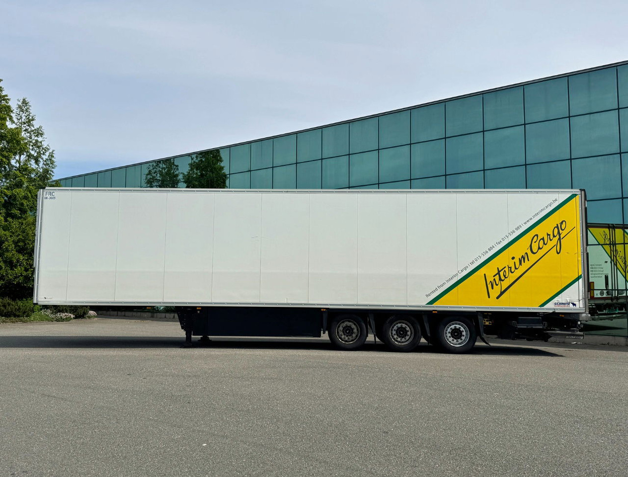 Schmitz Cargobull SCBS3B 275 CM High 250 Wide Tail Lift Carrier Vector 1550 Dopp - Semi-reboque frigorífico: foto 2 Schmitz Cargobull SCBS3B 275 CM High 250 Wide Tail Lift Carrier Vector 1550 Dopp - Semi-reboque frigorífico: foto 2