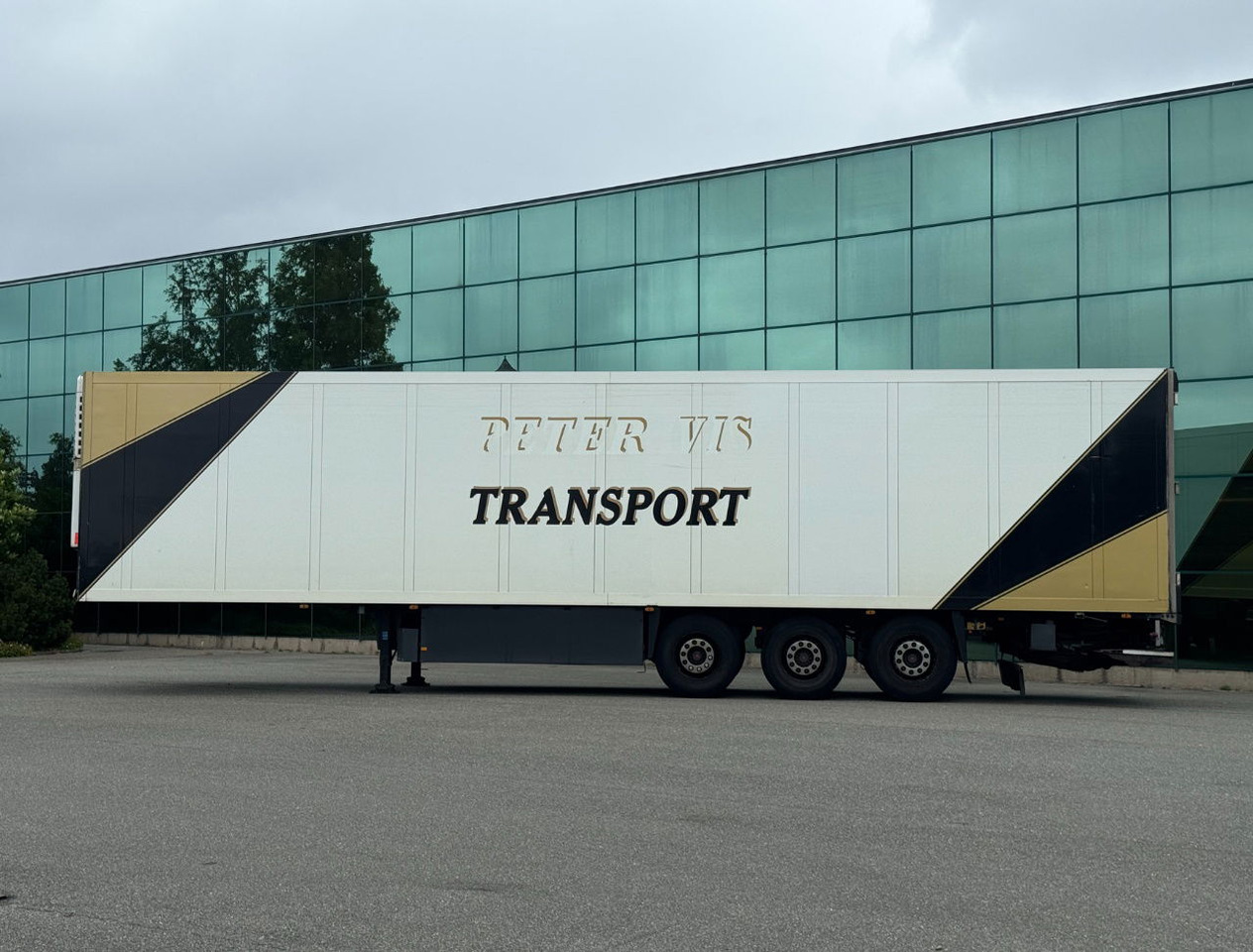Schmitz Cargobull SKO24 Thermo King SL200e Only 8.900 Hours 270 CM High 250 CM W - Semi-reboque frigorífico: foto 2 Schmitz Cargobull SKO24 Thermo King SL200e Only 8.900 Hours 270 CM High 250 CM W - Semi-reboque frigorífico: foto 2