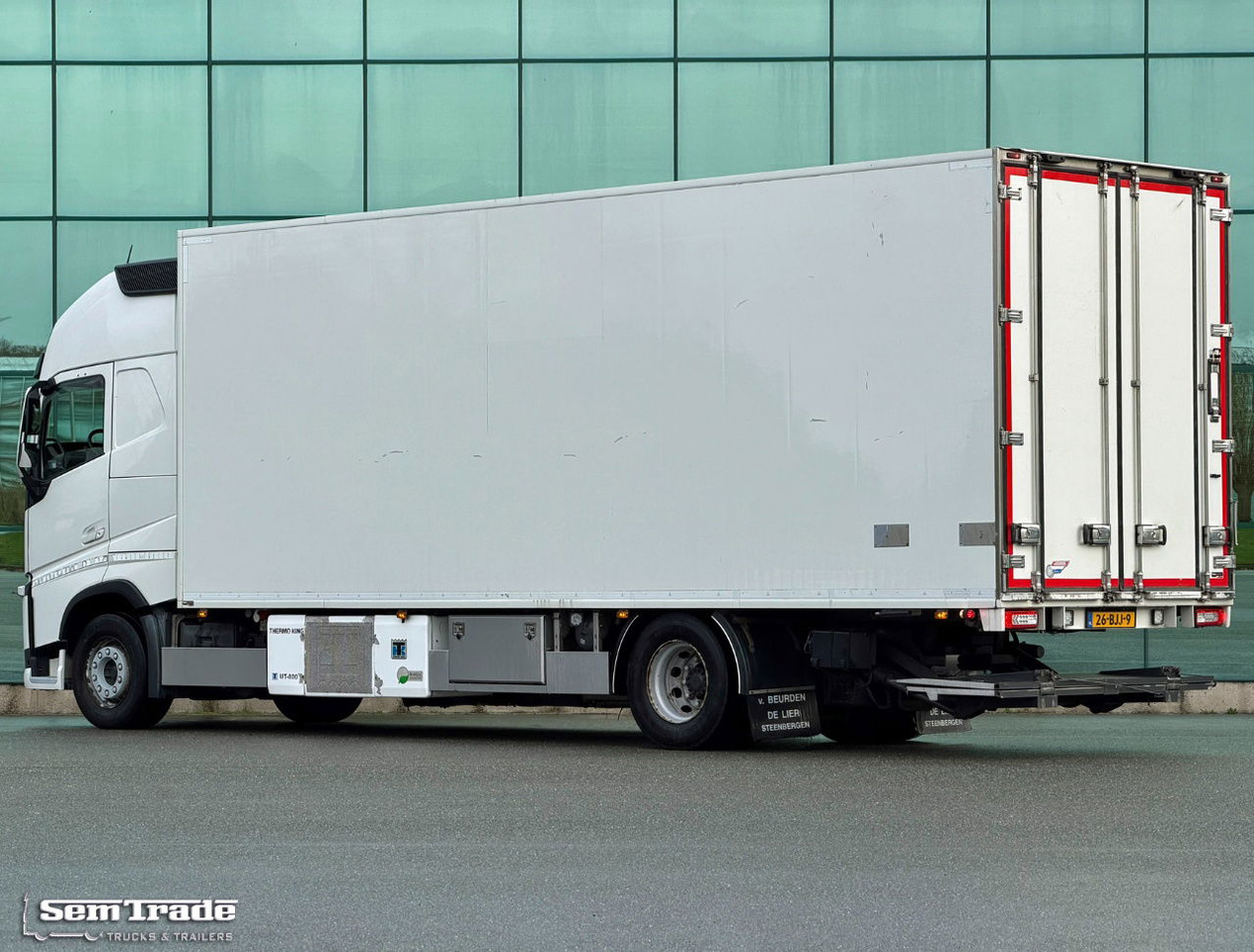 Volvo FH 13.460 I-Park Cool Themo King UT-800 VAN Beurden BOX Tail Lift TOP Condition NL-Truck - Camião frigorífico: foto 3 Volvo FH 13.460 I-Park Cool Themo King UT-800 VAN Beurden BOX Tail Lift TOP Condition NL-Truck - Camião frigorífico: foto 3
