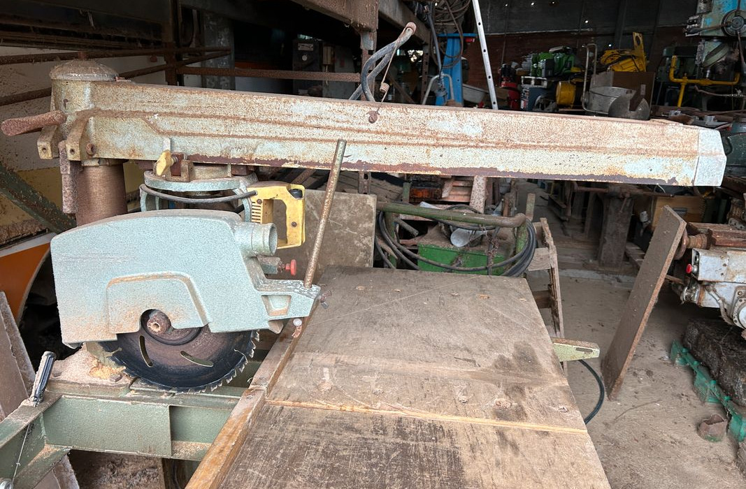 Transporteurs à roulleaux , Cadreuse hydraulique Guilliet ,Scie à ruban ,Scie radiale ,scie circulaire à Bois à Metals - Equipamento industrial: foto 3 Transporteurs à roulleaux , Cadreuse hydraulique Guilliet ,Scie à ruban ,Scie radiale ,scie circulaire à Bois à Metals - Equipamento industrial: foto 3