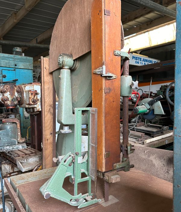 Transporteurs à roulleaux , Cadreuse hydraulique Guilliet ,Scie à ruban ,Scie radiale ,scie circulaire à Bois à Metals - Equipamento industrial: foto 2 Transporteurs à roulleaux , Cadreuse hydraulique Guilliet ,Scie à ruban ,Scie radiale ,scie circulaire à Bois à Metals - Equipamento industrial: foto 2