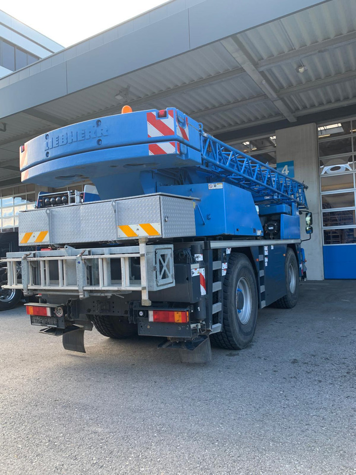 LIEBHERR LTM 1030-2.1 - Grua móvel: foto 4 LIEBHERR LTM 1030-2.1 - Grua móvel: foto 4