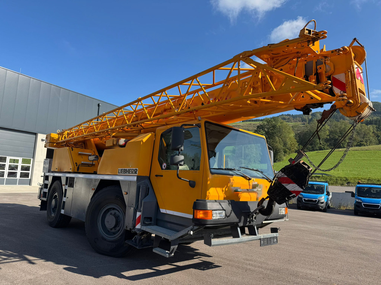 LIEBHERR LTM 1030/2 - Grua móvel: foto 1 LIEBHERR LTM 1030/2 - Grua móvel: foto 1