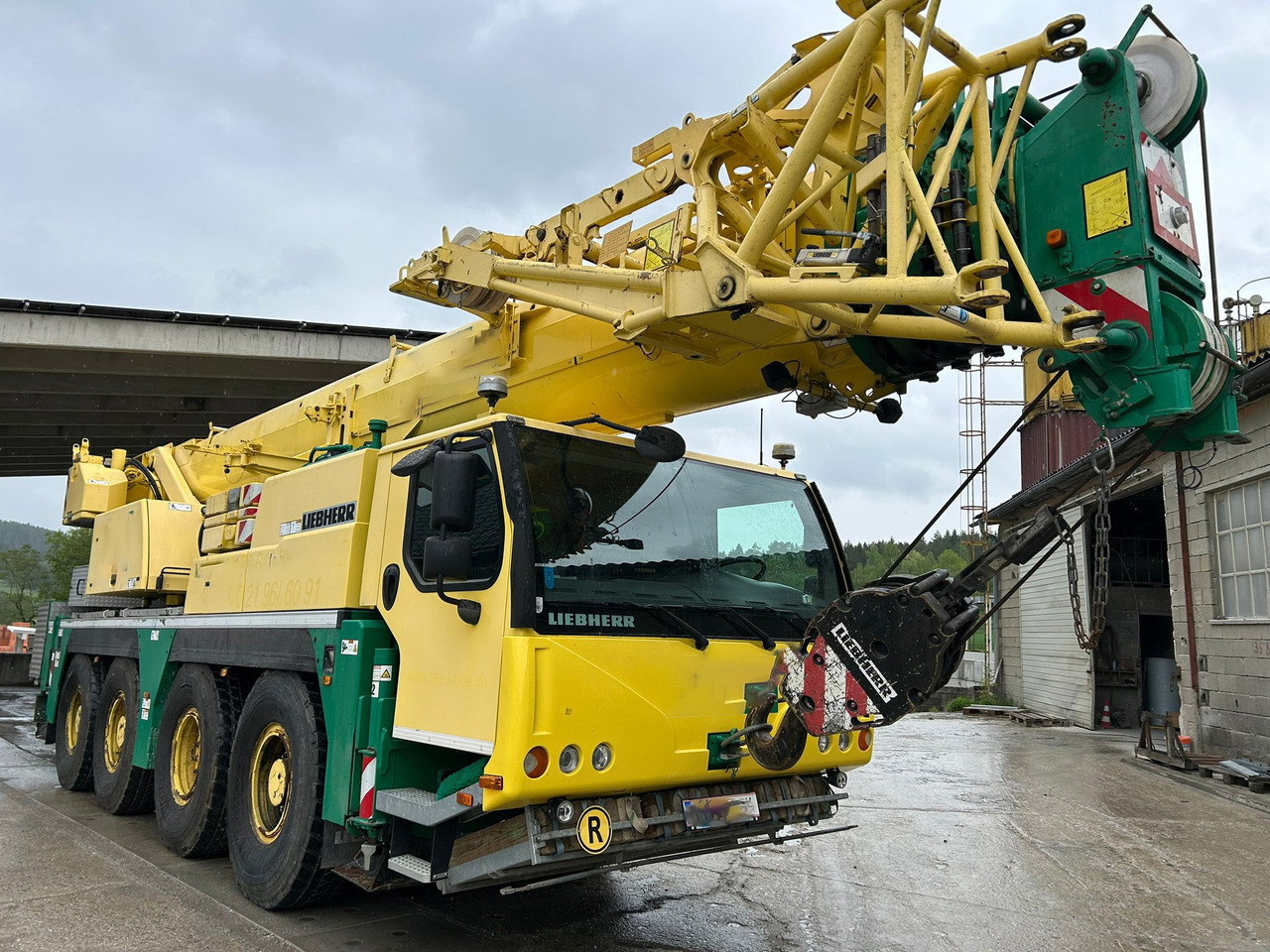LIEBHERR LTM 1070-4.2 - Grua móvel: foto 2 LIEBHERR LTM 1070-4.2 - Grua móvel: foto 2