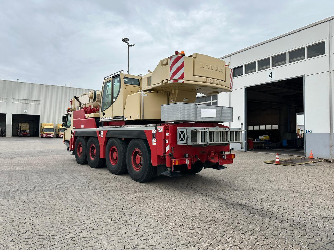 LIEBHERR LTM 1070-4.2 - Grua móvel: foto 2 LIEBHERR LTM 1070-4.2 - Grua móvel: foto 2