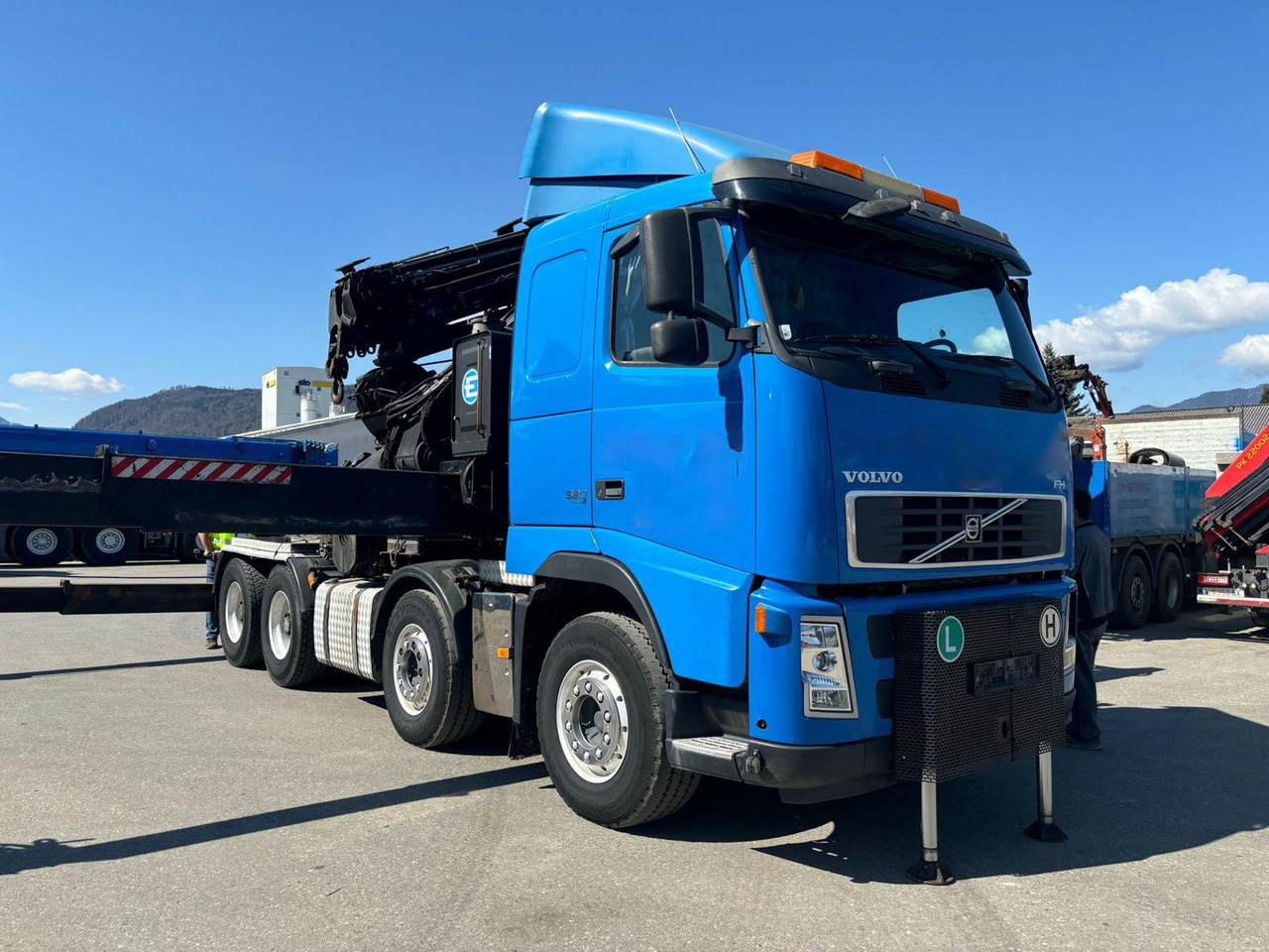 Volvo 520 FH + Effer 1550/8S - Grua para camião: foto 1 Volvo 520 FH + Effer 1550/8S - Grua para camião: foto 1
