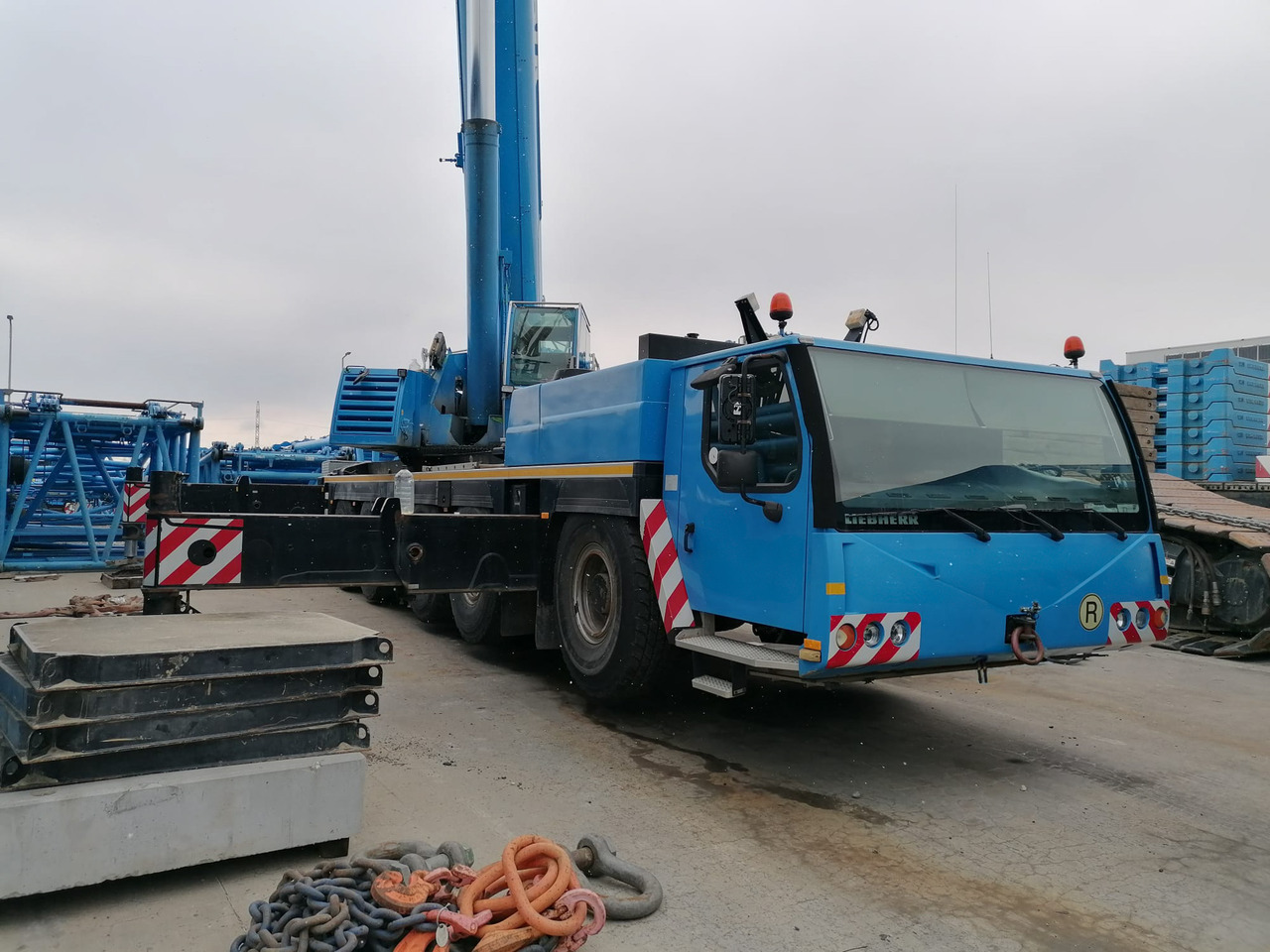 Liebherr LTM 1200-5.1 - Grua móvel: foto 1 Liebherr LTM 1200-5.1 - Grua móvel: foto 1