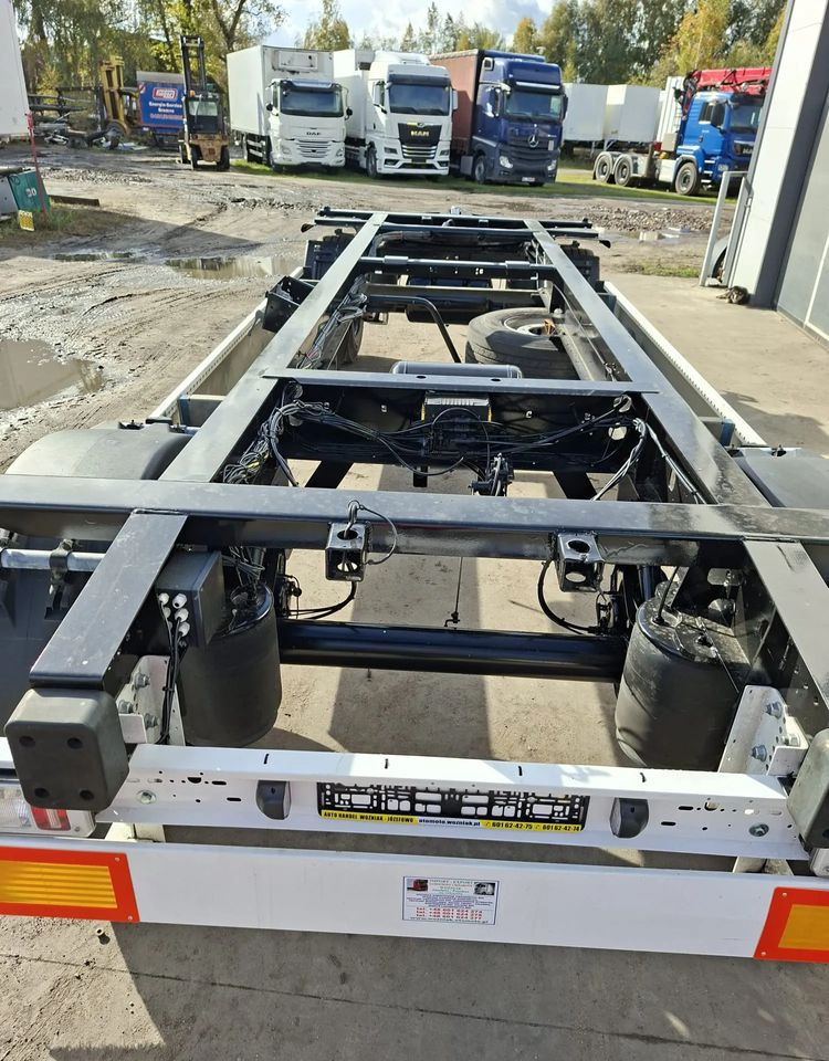 Krone BDF osie SAF przyczepa - Reboque transportador de contêineres/ Caixa móvel: foto 4 Krone BDF osie SAF przyczepa - Reboque transportador de contêineres/ Caixa móvel: foto 4