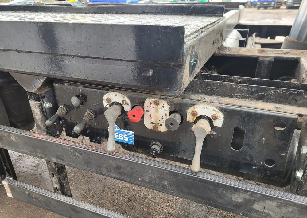 Krone Przyczepa wywrotka 3 osie wywrot - Reboque basculante: foto 5 Krone Przyczepa wywrotka 3 osie wywrot - Reboque basculante: foto 5