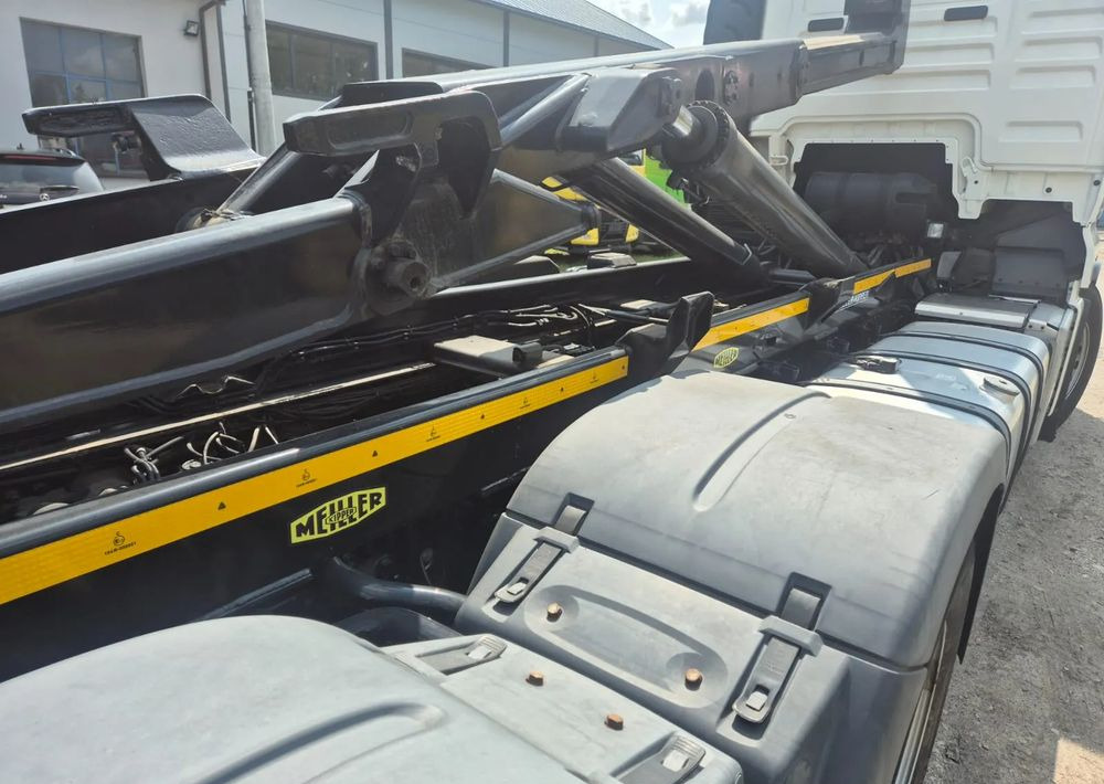 MAN TGX 26-460 Hakowiec oś skrętna - Camião polibenne: foto 5 MAN TGX 26-460 Hakowiec oś skrętna - Camião polibenne: foto 5