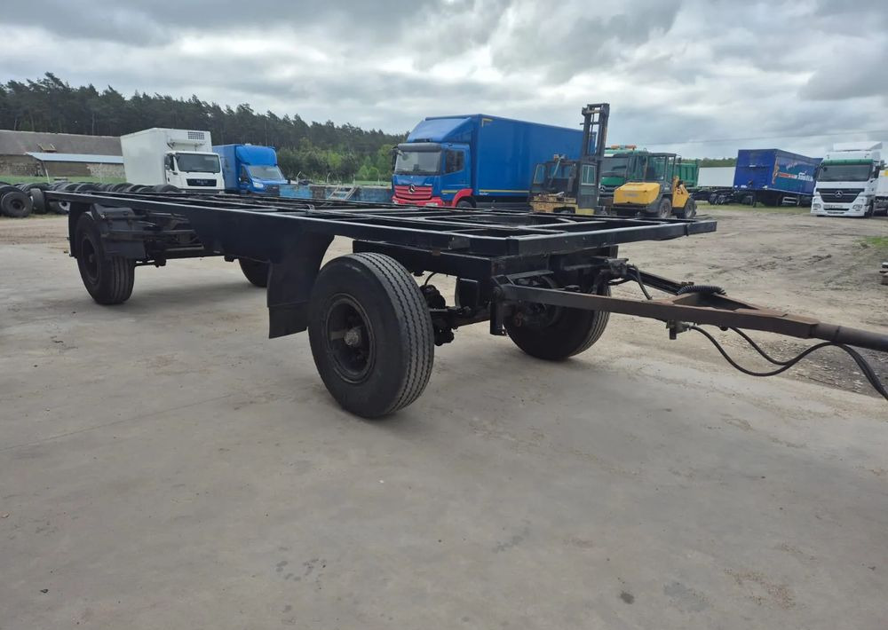Schmitz Cargobull Przyczepa Krone na resorze - Reboque transportador de contêineres/ Caixa móvel: foto 4 Schmitz Cargobull Przyczepa Krone na resorze - Reboque transportador de contêineres/ Caixa móvel: foto 4
