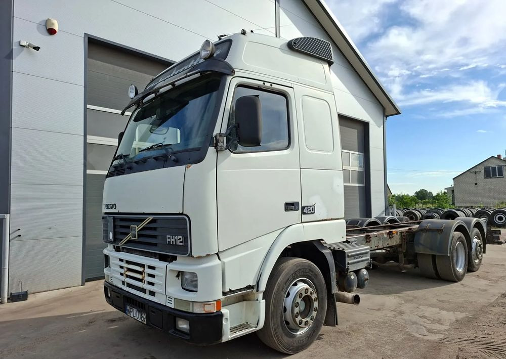 Volvo FH 420 6x2 - Camião chassi: foto 1 Volvo FH 420 6x2 - Camião chassi: foto 1