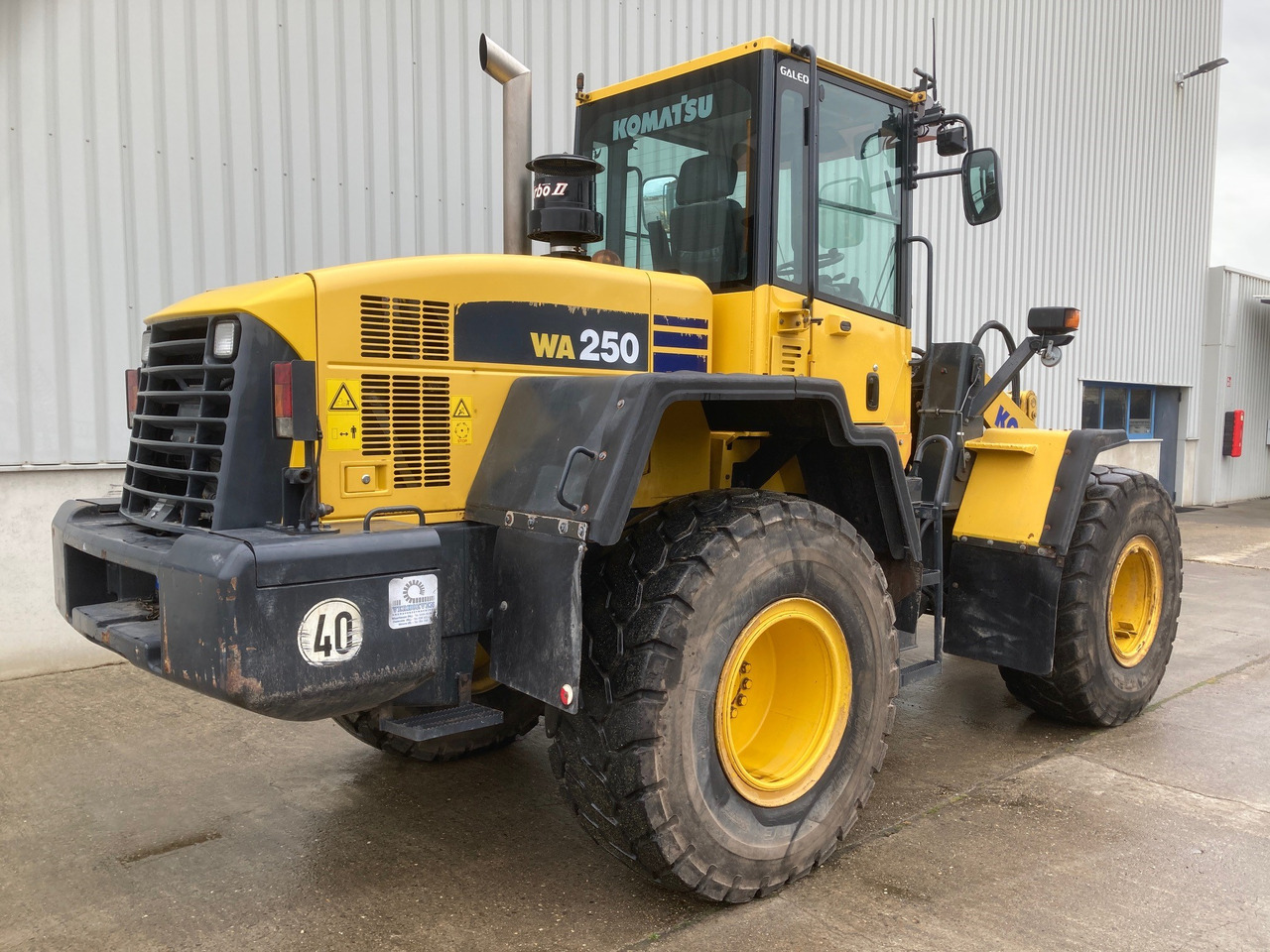 KOMATSU WA250 - Pá carregadora de rodas: foto 4 KOMATSU WA250 - Pá carregadora de rodas: foto 4