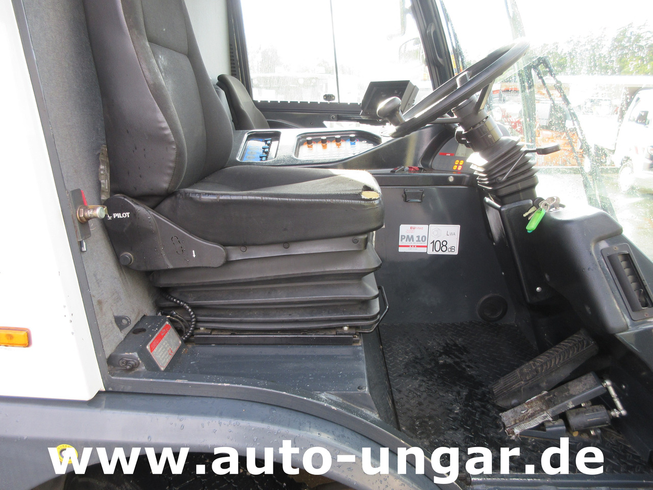 Varredora urbana Aebi MFH 5500 Baujahr 2014 Euro 5 Kehrmaschine mit zusätzlichem Schwemmbalken: foto 16