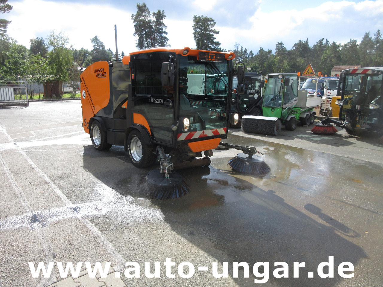 Boschung S2 Küpper-Weisser Kehrmaschine Urban Sweeper 2m³ Knicklenkung 40km/h - Varredora urbana: foto 1 Boschung S2 Küpper-Weisser Kehrmaschine Urban Sweeper 2m³ Knicklenkung 40km/h - Varredora urbana: foto 1