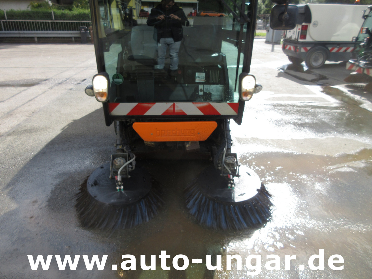 Boschung S2 Küpper-Weisser Kehrmaschine Urban Sweeper 2m³ Knicklenkung 40km/h - Varredora urbana: foto 3 Boschung S2 Küpper-Weisser Kehrmaschine Urban Sweeper 2m³ Knicklenkung 40km/h - Varredora urbana: foto 3