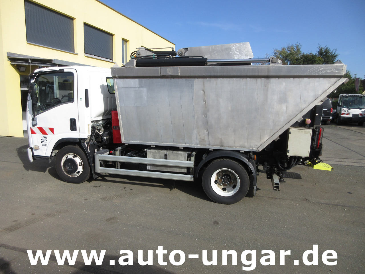 Isuzu NPR 75 Müllwagen Provence Benne - Faun Lifter Presse Kipper Trittbrett Bj 12 - Caminhão de lixo: foto 4 Isuzu NPR 75 Müllwagen Provence Benne - Faun Lifter Presse Kipper Trittbrett Bj 12 - Caminhão de lixo: foto 4