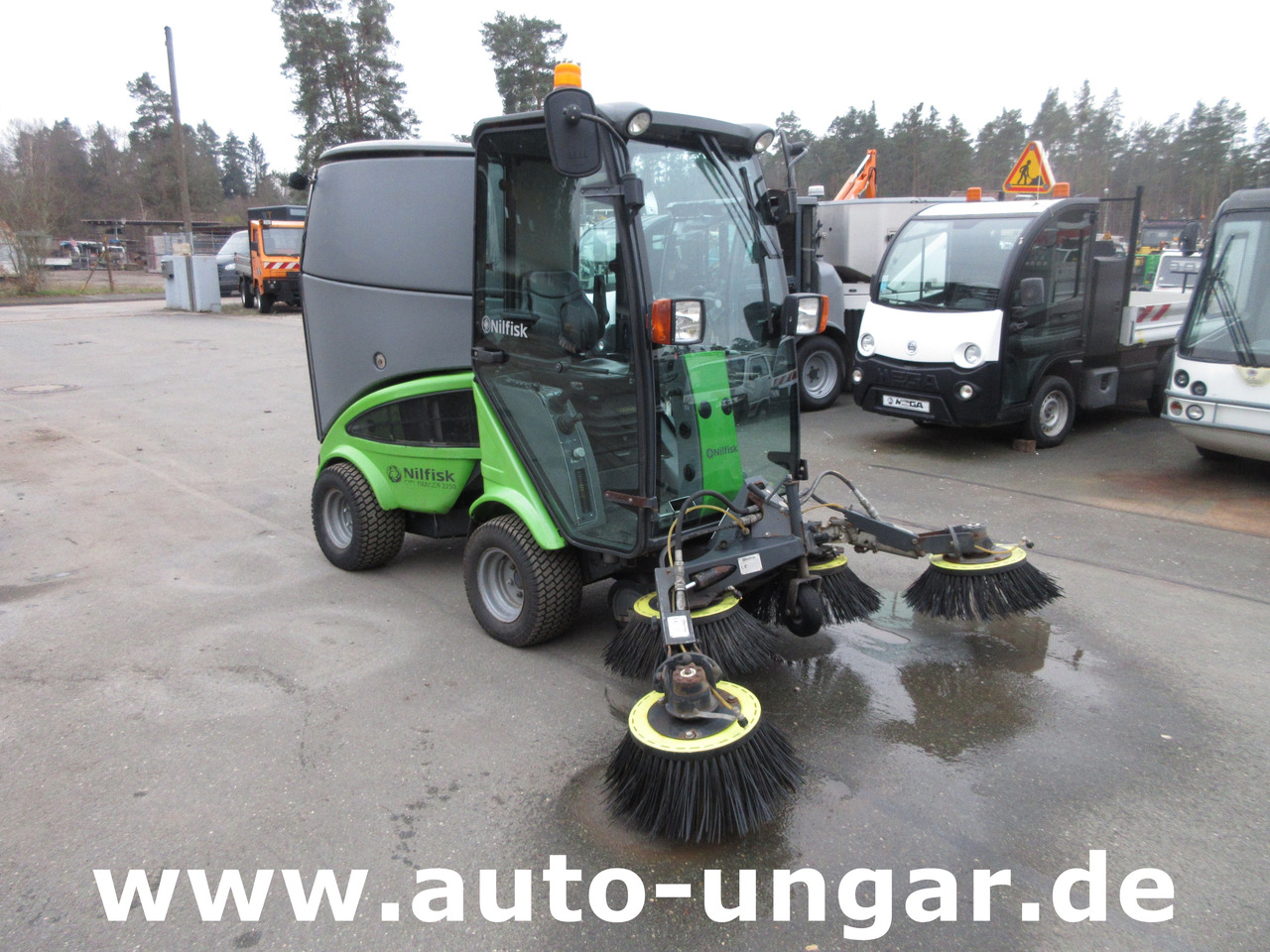 Nilfisk CR 2250 Egholm Bj. 2015 Kehrmaschine 4x4 Perkins Diesel Knicklenkung - Varredora urbana: foto 1 Nilfisk CR 2250 Egholm Bj. 2015 Kehrmaschine 4x4 Perkins Diesel Knicklenkung - Varredora urbana: foto 1