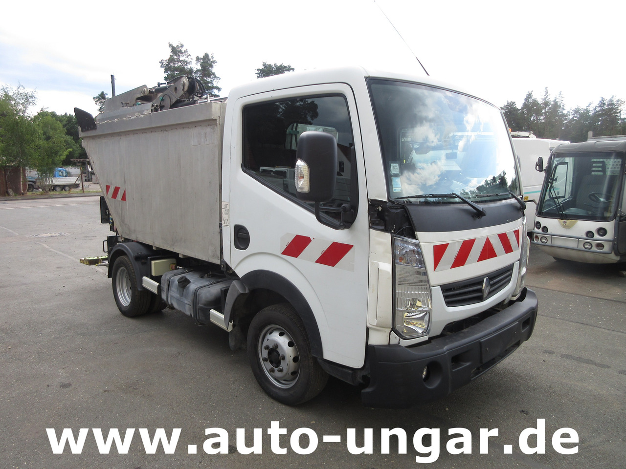 RENAULT Maxity 3.500kg Faun Provence Benne Müllwagen 5m³ Alumulde mit Presse - Caminhão de lixo: foto 1 RENAULT Maxity 3.500kg Faun Provence Benne Müllwagen 5m³ Alumulde mit Presse - Caminhão de lixo: foto 1