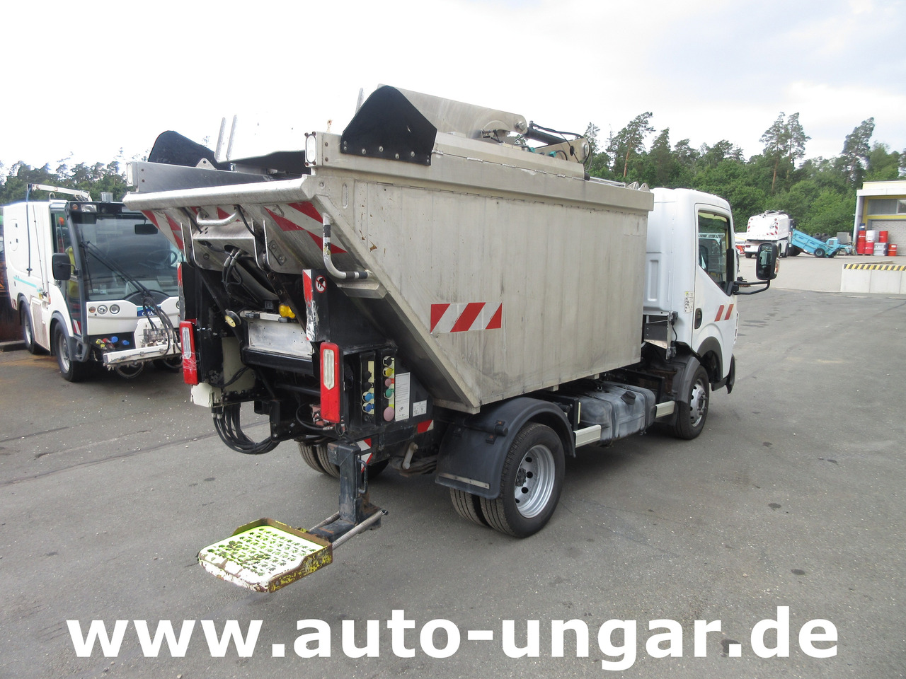 RENAULT Maxity 3.500kg Faun Provence Benne Müllwagen 5m³ Alumulde mit Presse - Caminhão de lixo: foto 5 RENAULT Maxity 3.500kg Faun Provence Benne Müllwagen 5m³ Alumulde mit Presse - Caminhão de lixo: foto 5