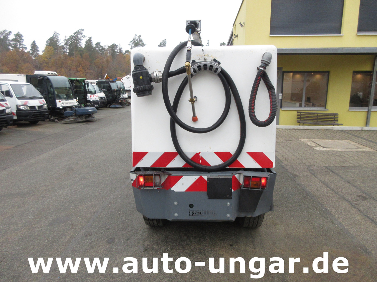 BOSCHUNG L3 Laveuse Kärcher Baujahr 2015 mit Hochdruckreiniger am Heck - Veículo municipal/ Especial: foto 5 BOSCHUNG L3 Laveuse Kärcher Baujahr 2015 mit Hochdruckreiniger am Heck - Veículo municipal/ Especial: foto 5