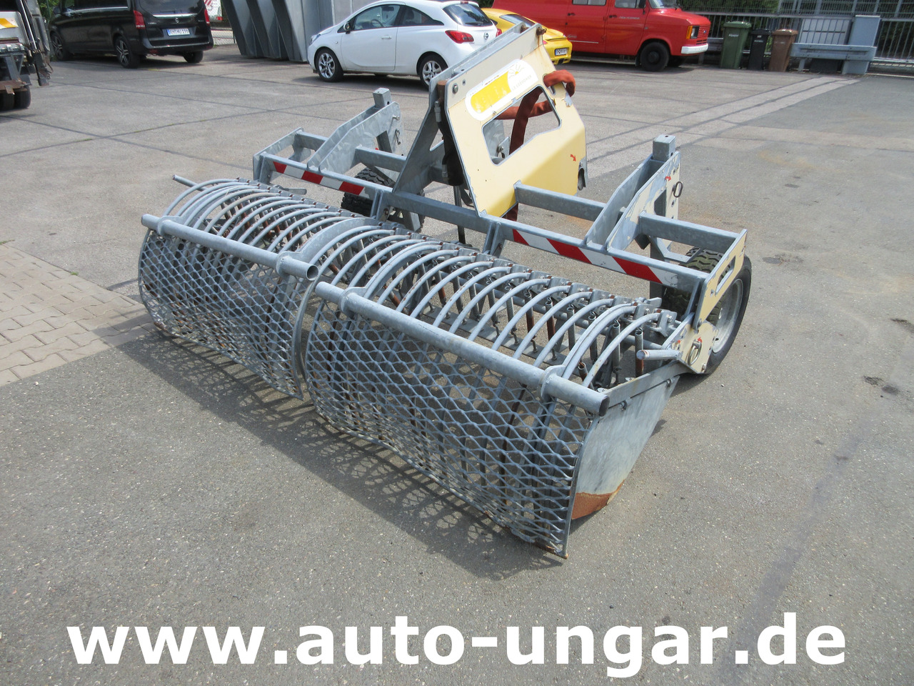 Beachtech Legiret Geomonier Beach Tech Strandreiniger Sandreiniger Traktoranbau Beachcleaner - Veículo municipal/ Especial: foto 1 Beachtech Legiret Geomonier Beach Tech Strandreiniger Sandreiniger Traktoranbau Beachcleaner - Veículo municipal/ Especial: foto 1