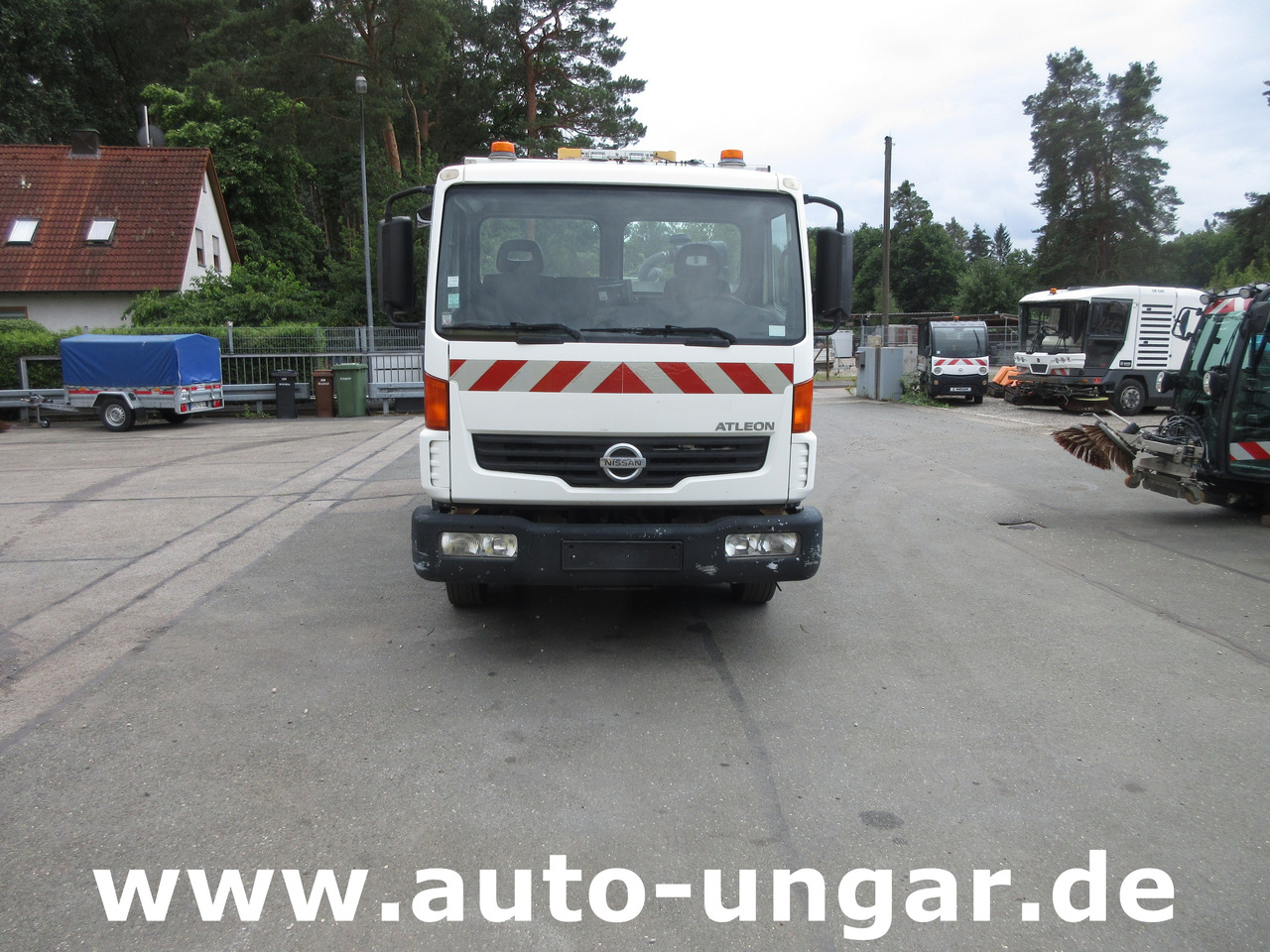 NISSAN Atleon 70.14 mit Hochdruckreiniger Wasserwagen Waschwagen Kärcher High Pressure - Veículo municipal/ Especial: foto 2 NISSAN Atleon 70.14 mit Hochdruckreiniger Wasserwagen Waschwagen Kärcher High Pressure - Veículo municipal/ Especial: foto 2