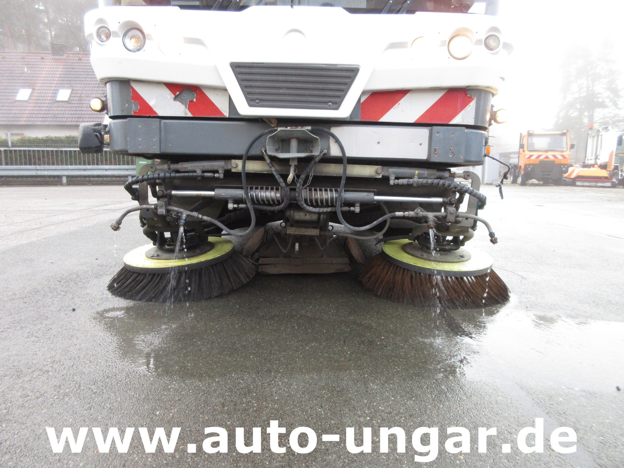 RAVO 545 Compact Kehrmaschine 5m³ Kommunalfahrzeug Baujahr 2010 streetsweeper - Veículo municipal/ Especial: foto 2 RAVO 545 Compact Kehrmaschine 5m³ Kommunalfahrzeug Baujahr 2010 streetsweeper - Veículo municipal/ Especial: foto 2
