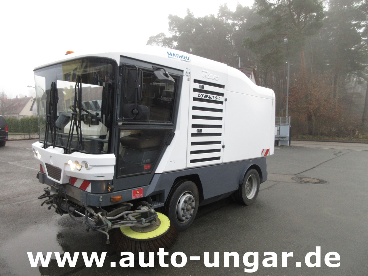 RAVO 545 Compact Kehrmaschine 5m³ Kommunalfahrzeug Baujahr 2010 streetsweeper - Veículo municipal/ Especial: foto 5 RAVO 545 Compact Kehrmaschine 5m³ Kommunalfahrzeug Baujahr 2010 streetsweeper - Veículo municipal/ Especial: foto 5