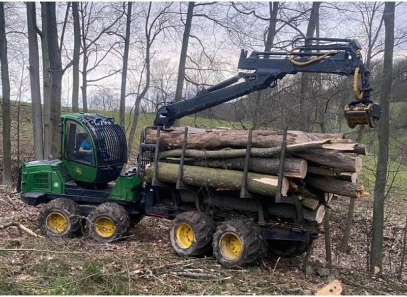 John Deere 1010E 8W - Reboque florestal: foto 1 John Deere 1010E 8W - Reboque florestal: foto 1