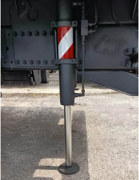 Camião de caixa aberta/ Plataforma, Camião grua Mercedes-Benz 8m Axor 1824: foto 8