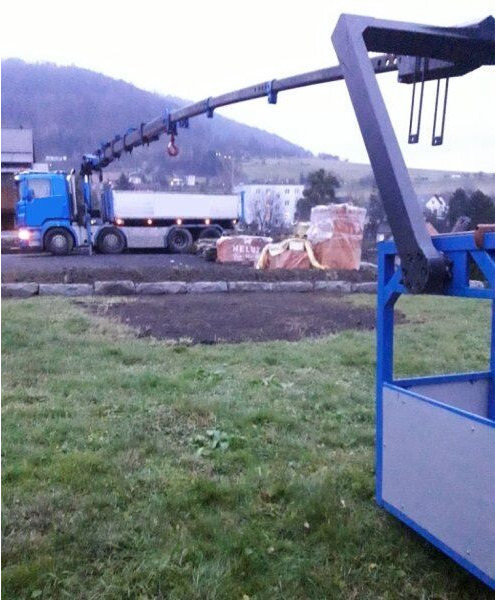 Scania 8x4 bord. R500 +23m crane - Camião basculante, Camião grua: foto 4 Scania 8x4 bord. R500 +23m crane - Camião basculante, Camião grua: foto 4