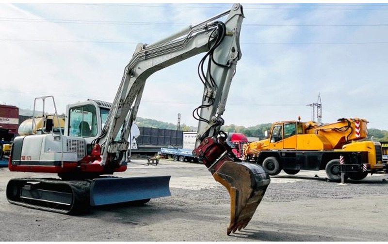 Takeuchi 7t TB175 powertilt - Mini escavadeira: foto 3 Takeuchi 7t TB175 powertilt - Mini escavadeira: foto 3