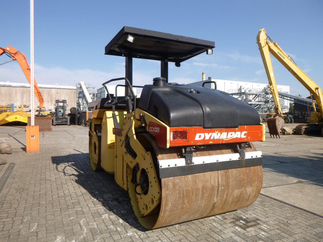 DYNAPAC CC432V - Compactador de asfalto: foto 5 DYNAPAC CC432V - Compactador de asfalto: foto 5
