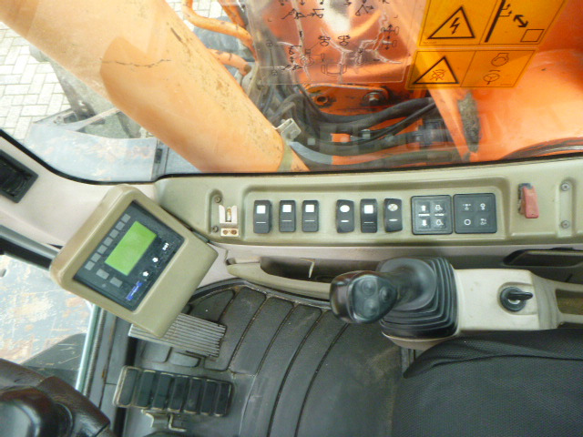 Escavadeira de rodas FIAT-KOBELCO E215W: foto 14