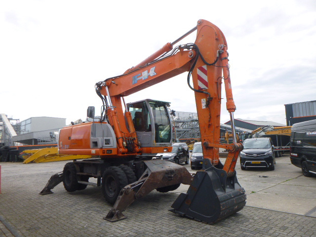 Escavadeira de rodas FIAT-KOBELCO E215W: foto 23